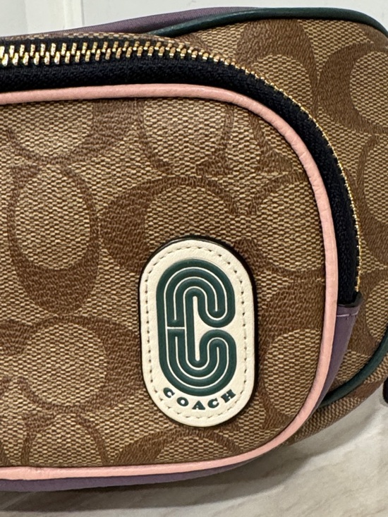Coach Bag Court Signature Small Belt Bag - Picture 5 of 17